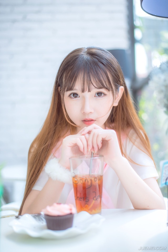 扬起理想的风帆并为之奋斗，你会真正体会到人生的价值和乐趣。最大的敌人是自己，只要你战胜了自己，你就是真正的男子汉？